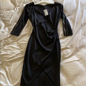 Classy yet sexy little black dress 🤗